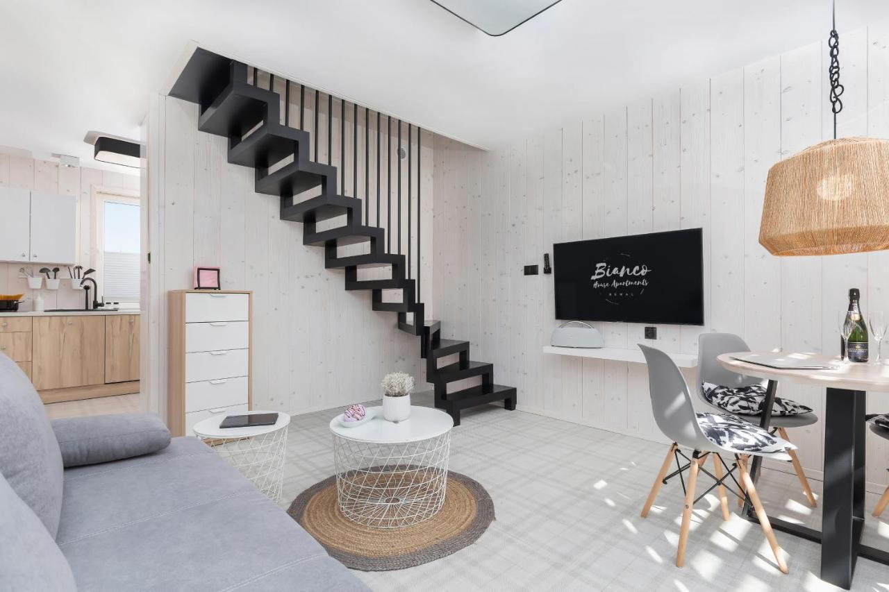 Bianco House Apartments เรวัล ภายนอก รูปภาพ